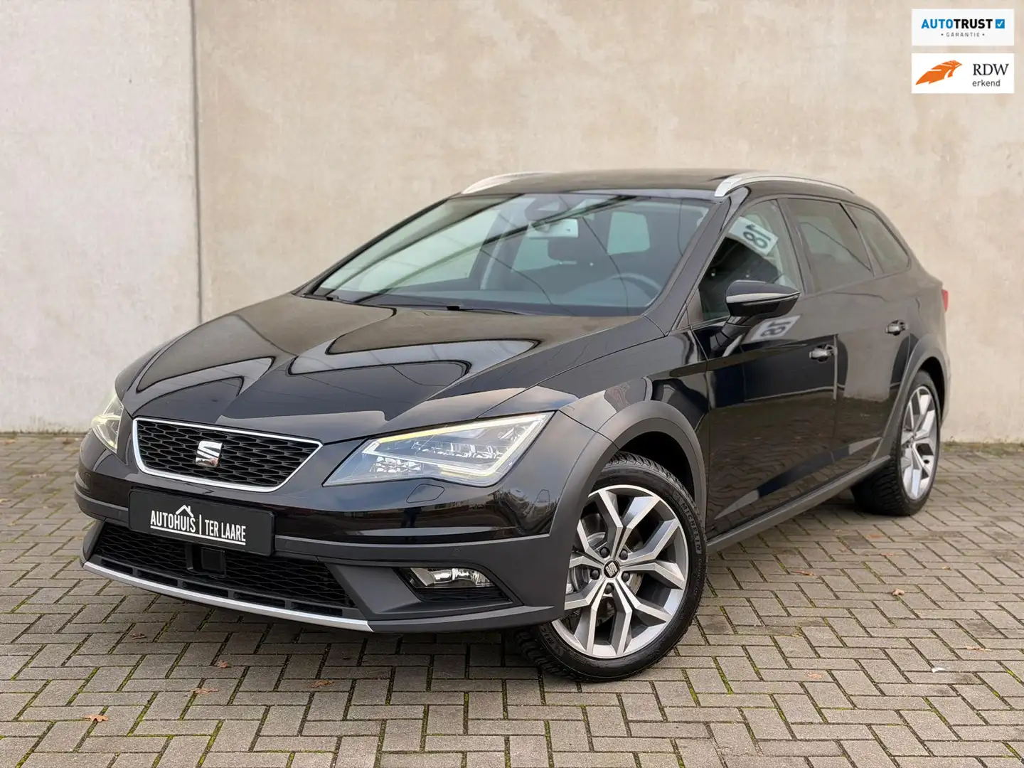 SEAT Leon ST 1.8 TSI X-Perience 4Drive DSG Pano Leder/alca L Schwarz - 1