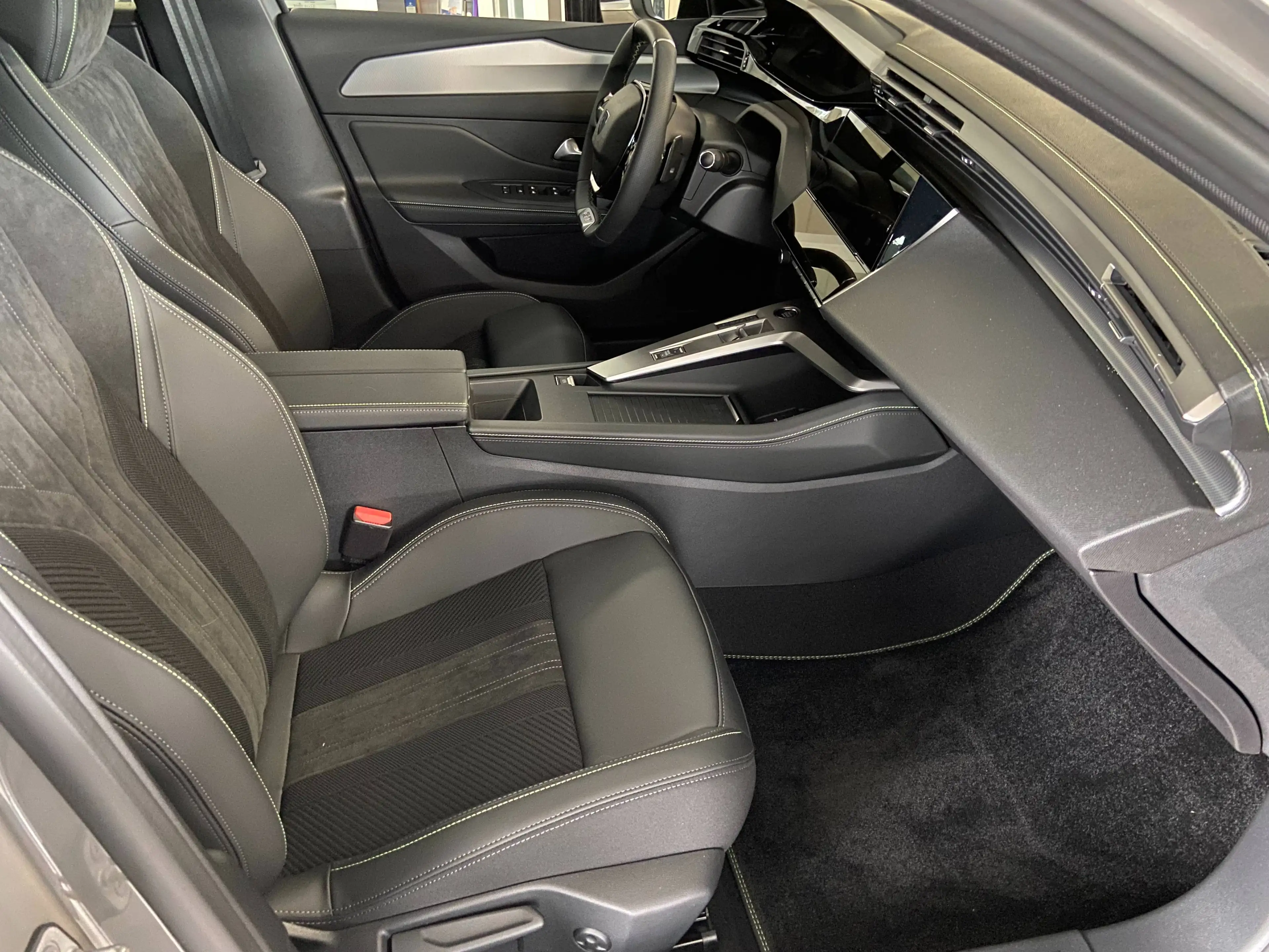 Peugeot 308 GT HDI 130 — photo 9