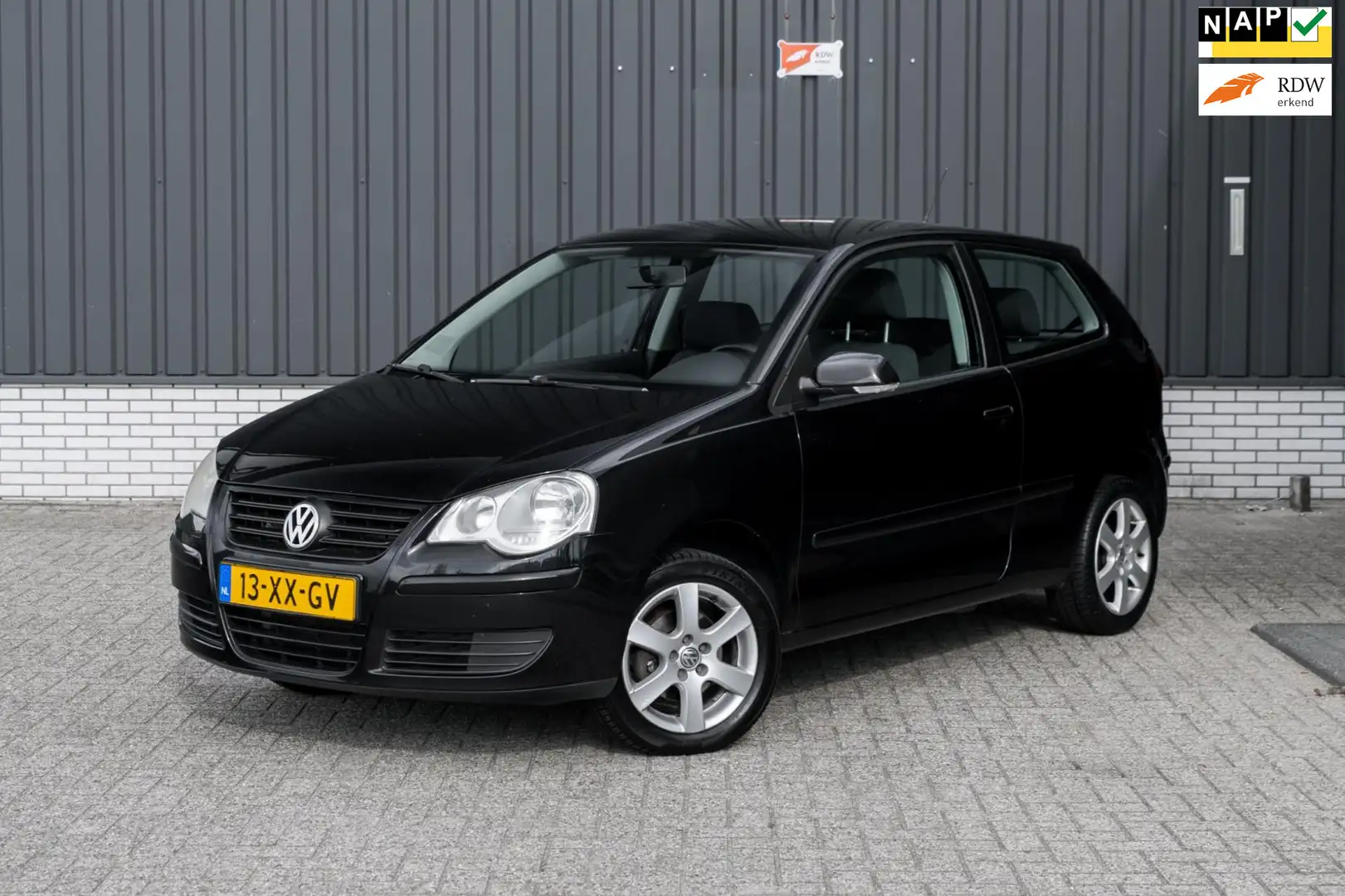 Volkswagen Polo 1.6-16V Optive*Airco* Zwart - 1