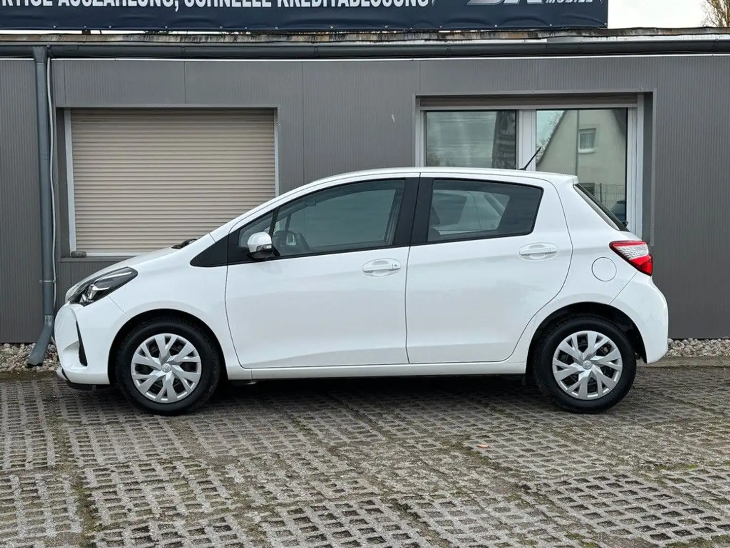Toyota Yaris White Edition*1HAND*KLIMA*CarPlay*R-Kam Bílá - 2