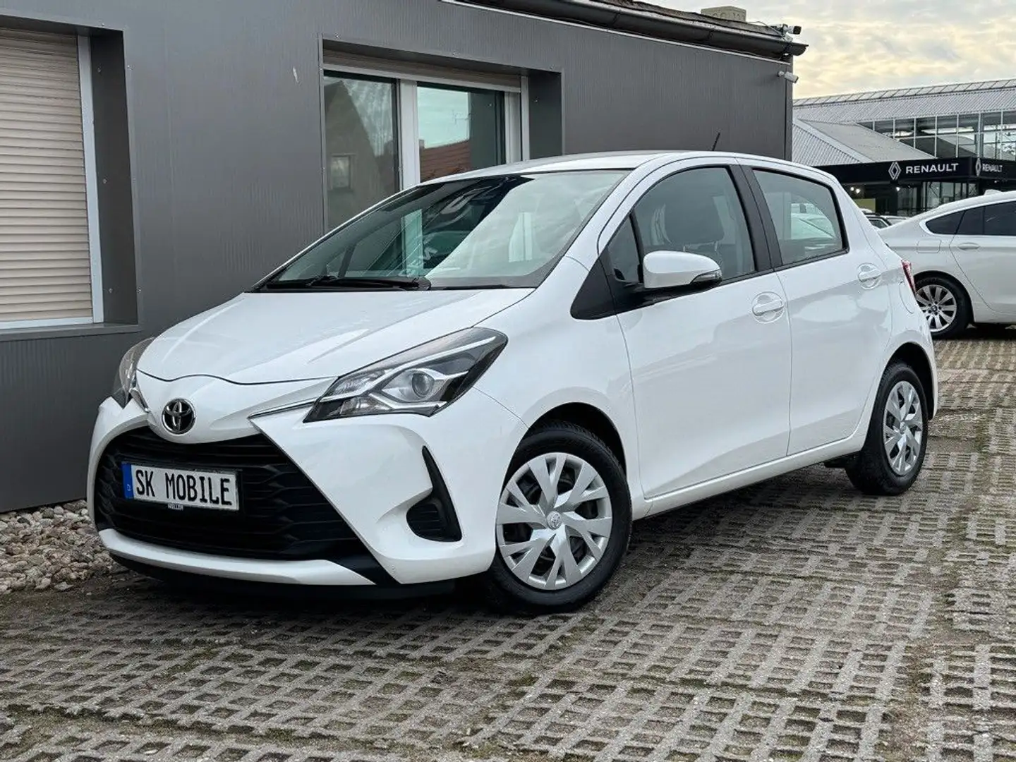 Toyota Yaris White Edition*1HAND*KLIMA*CarPlay*R-Kam Bílá - 1