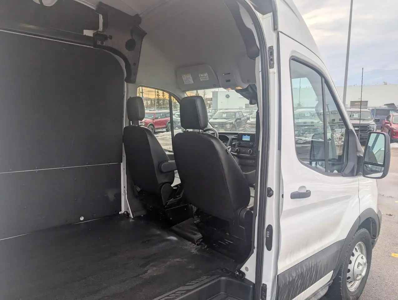 Ford Transit Cargo Van снимка Ford Transit Cargo Van