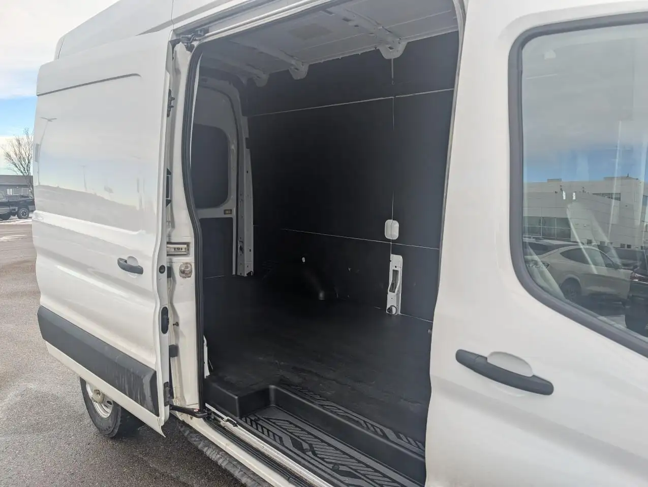 Ford Transit Cargo Van снимка Ford Transit Cargo Van