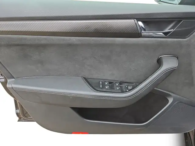 Skoda Superb view 11