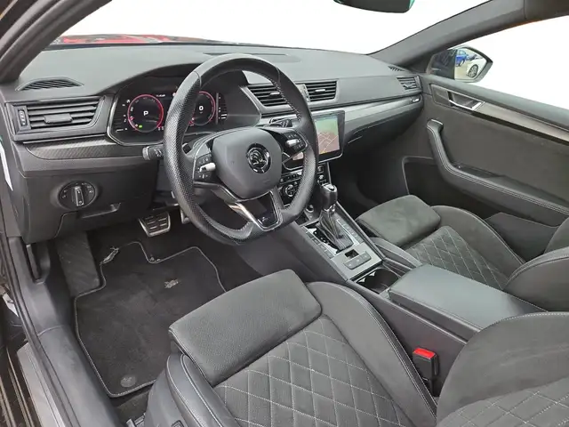 Skoda Superb view 4