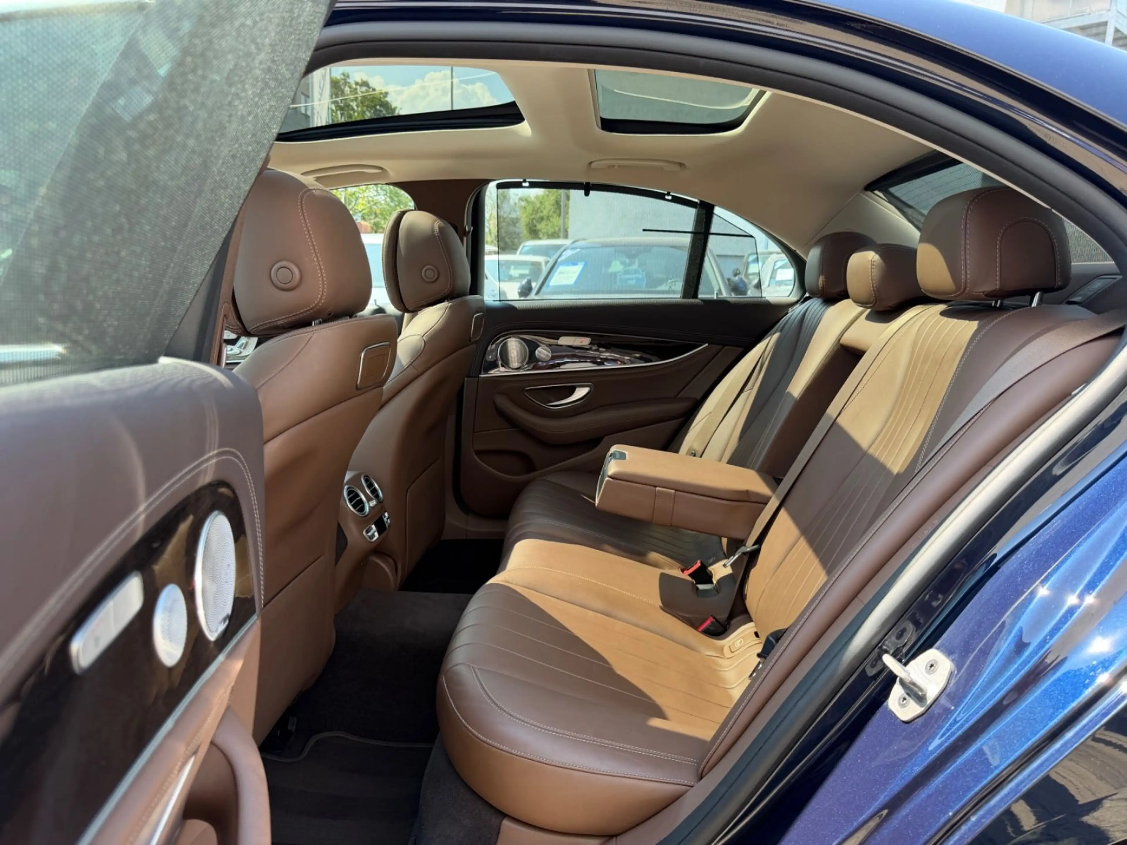 Mercedes-Benz E 400 d Lim 4M AMG-Line*PANO*MULTIBE*AHK*HUD*360° — photo 15