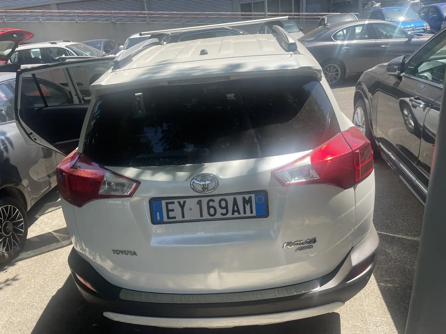Toyota RAV 4 Rav4 2.0 d-4d Lounge 4wd 124cv mt WHITE EDITION - 2
