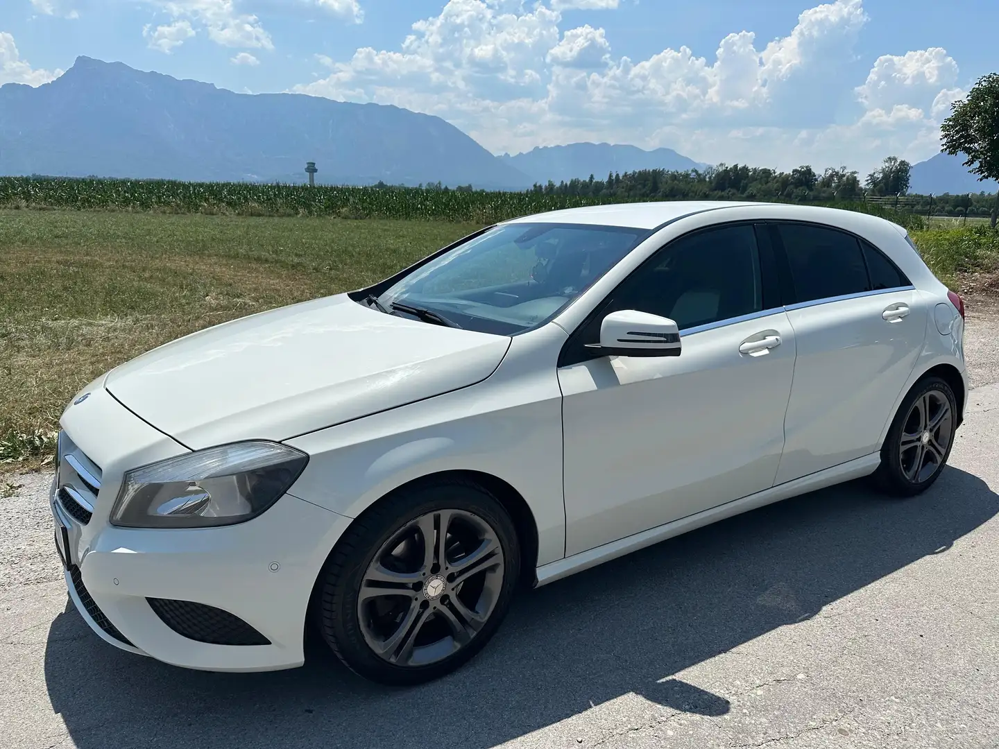 Mercedes-Benz A 180 BlueEFFICIENCY Edition Style Weiß - 1