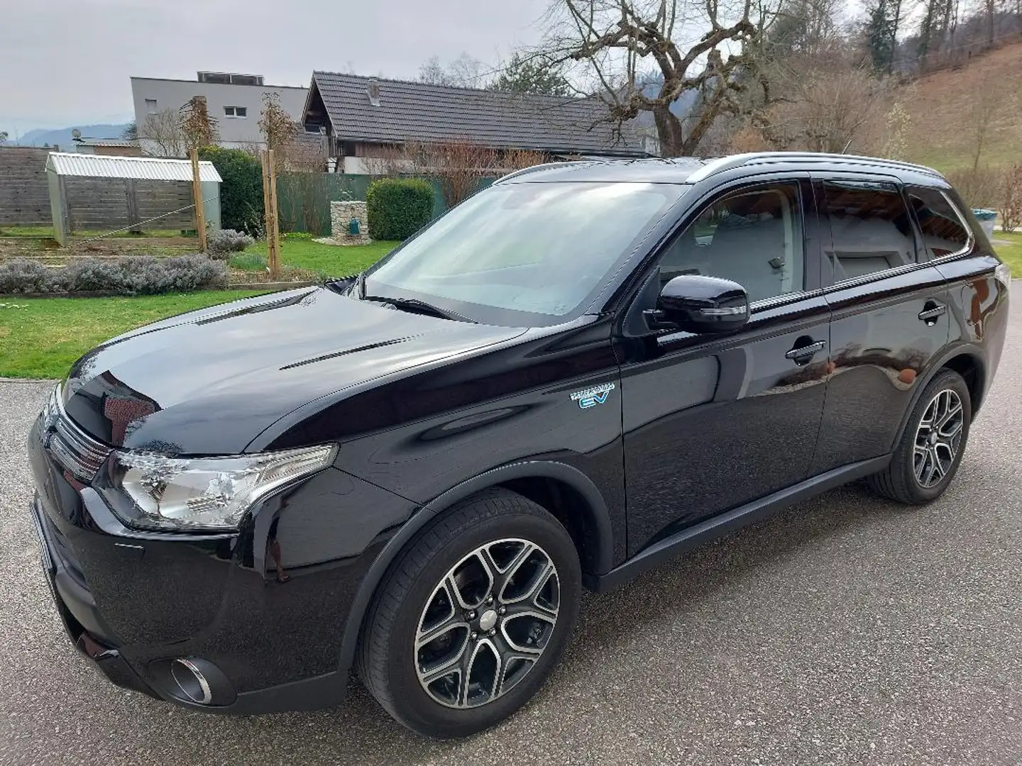 Mitsubishi Outlander Mitsubishi Outlander 2,0 PHEV, SUV , Plug-in-Hybrid, Allrad Schwarz - 2