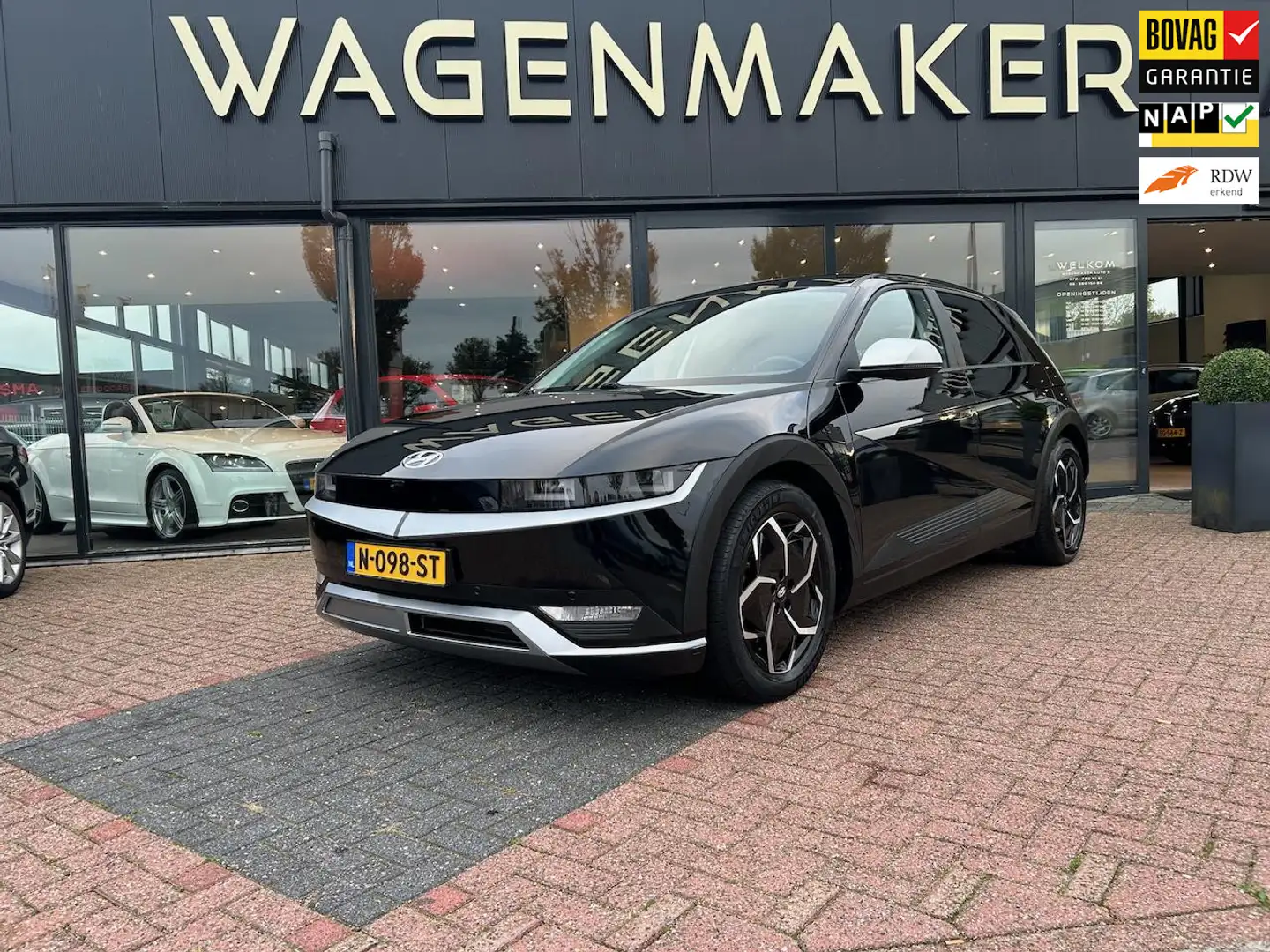 Hyundai IONIQ 5 Style 73kWh NAV|Stoelvw|Leder|CAM|Trekhaak Zwart - 1