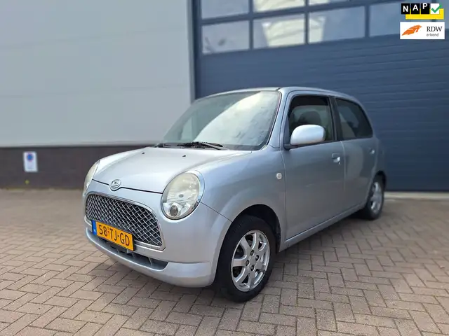 Daihatsu Trevis | 1.0 | Bluetooth |