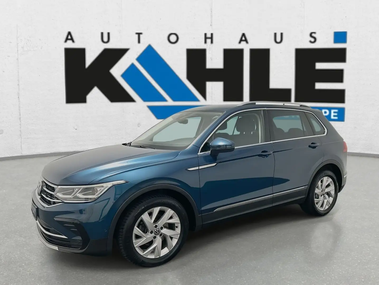 Volkswagen Tiguan Elegance CarPlay Matrix ACC AHK LED Navi Blauw - 2