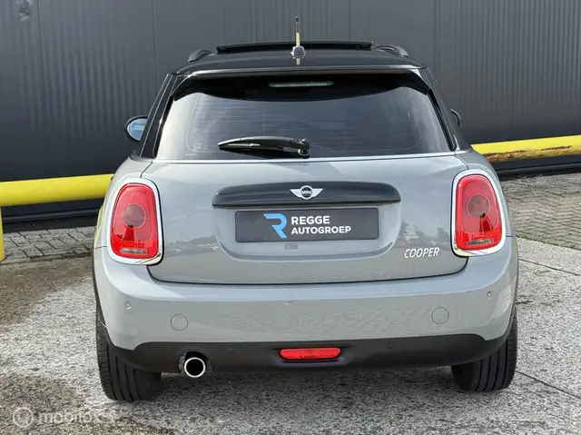 Mini Hatch view 8