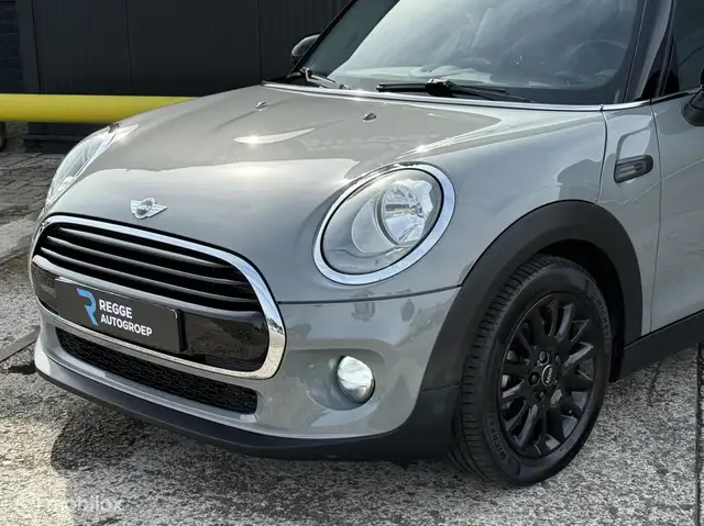 Mini Hatch view 5