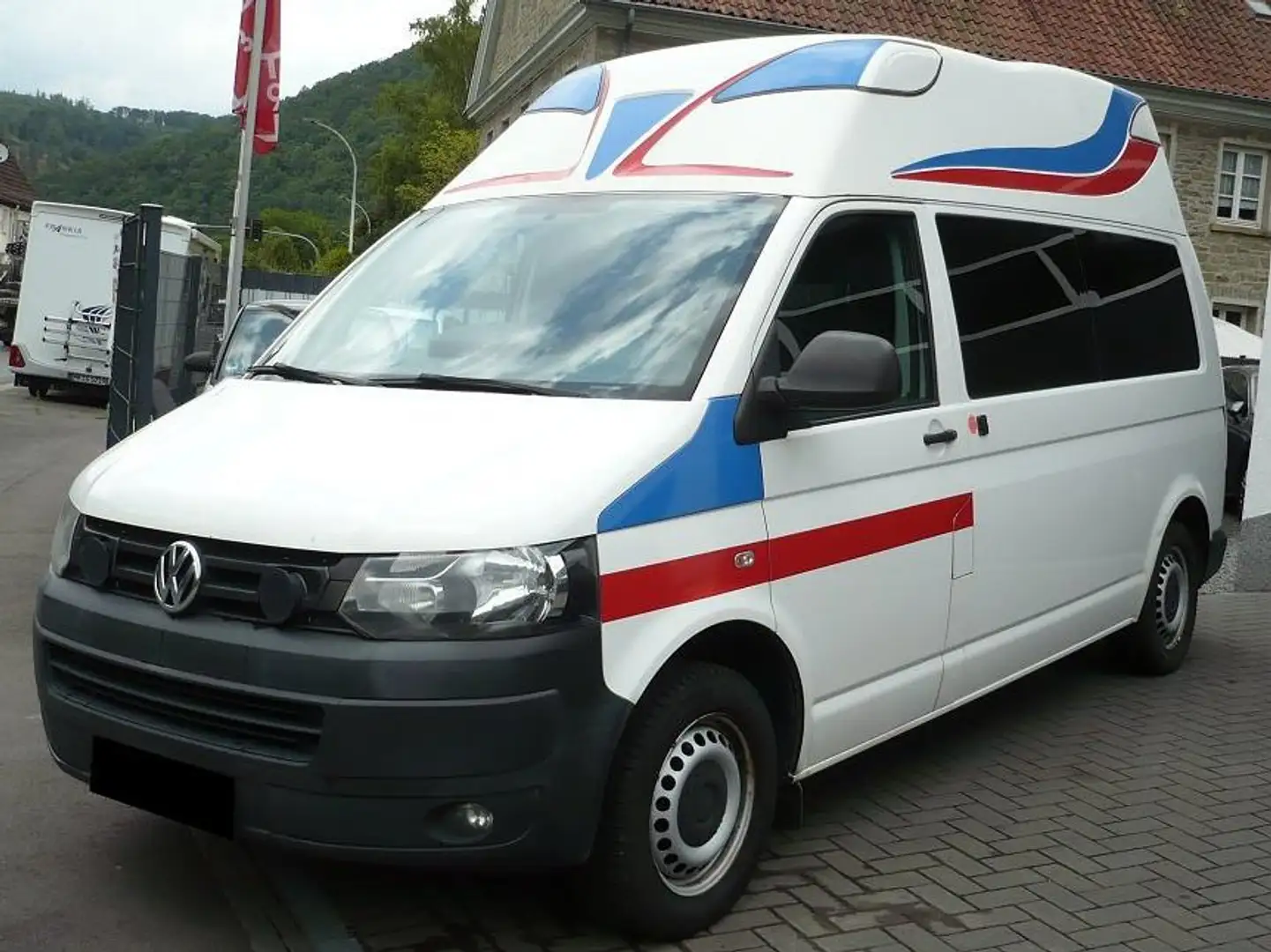 Volkswagen T5 Lang und Hoch Tüv Neu Krankenwagen Doppel klima Weiß - 2