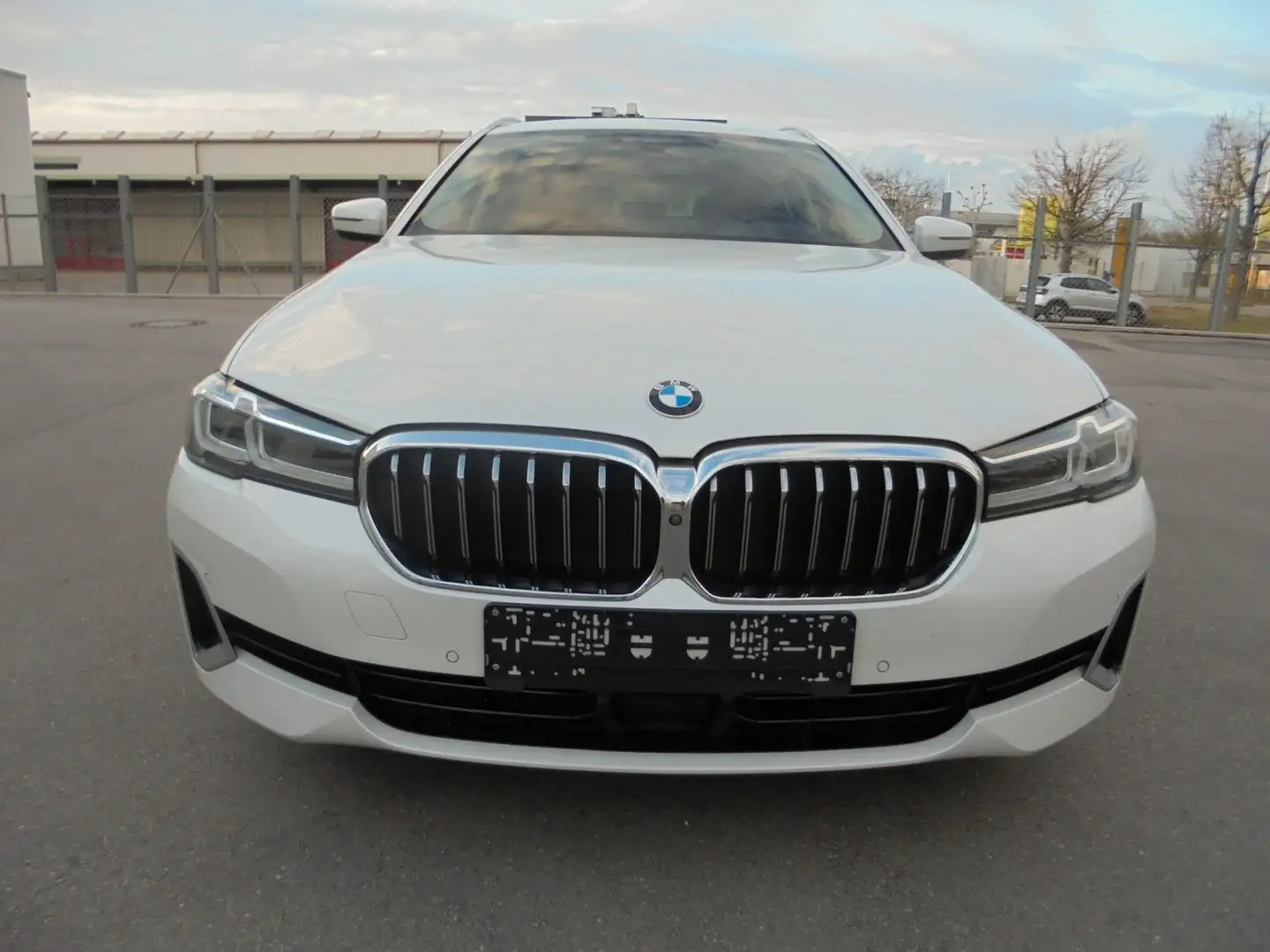 BMW 540 d xDrive Touring Aut. Luxury Line ~ Laser ~ Weiß - 2