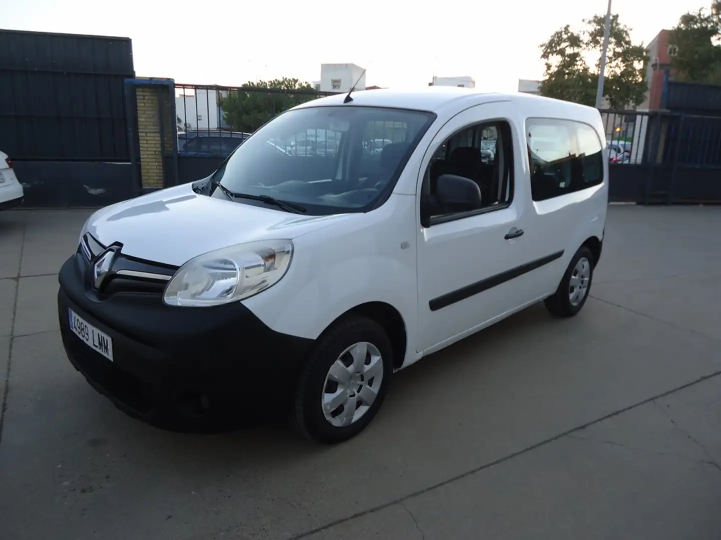 Renault Kangoo Combi 1.5dCi En. Profesional N1 66kW Blanco - 2