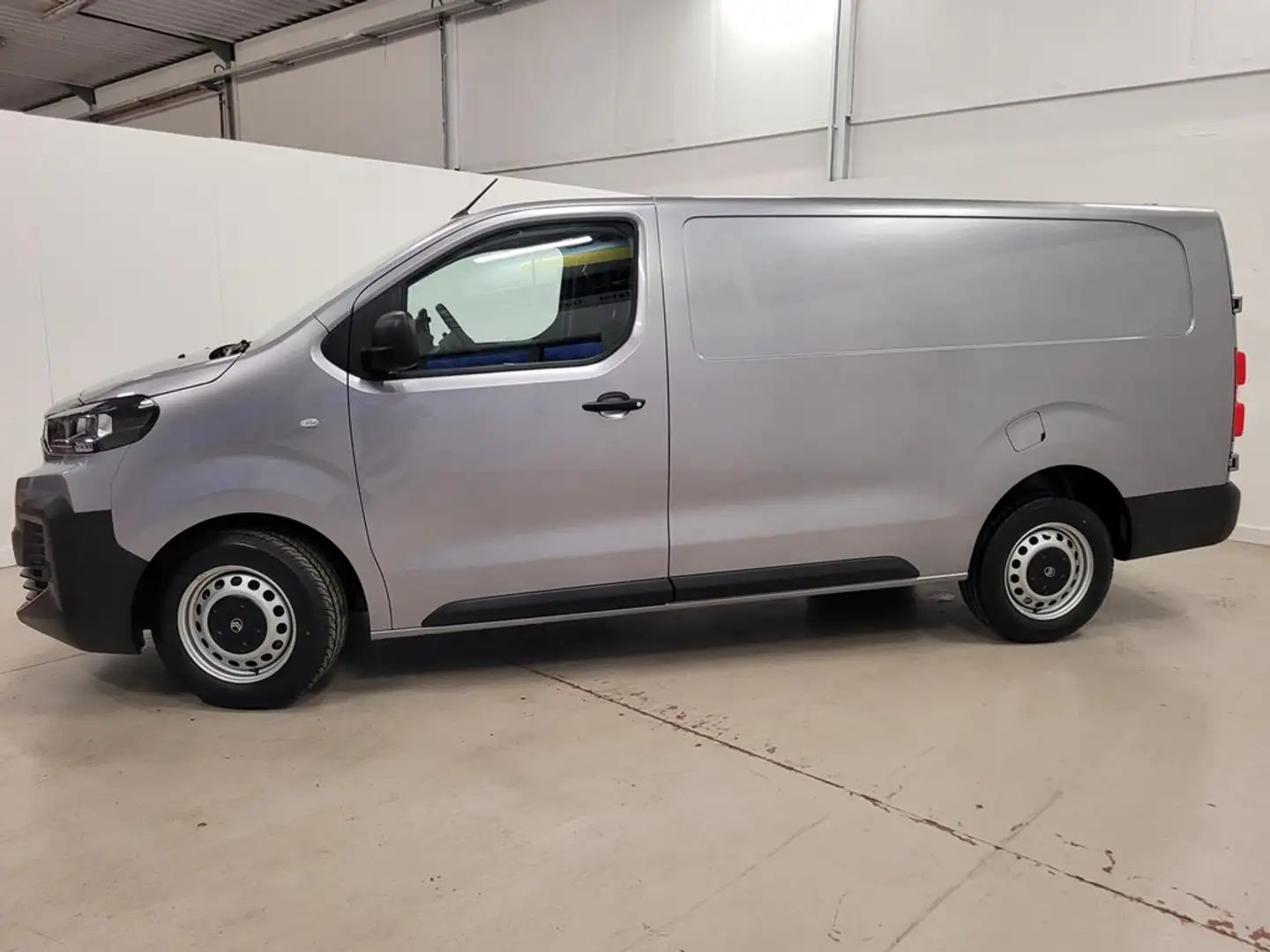 Citroen Jumpy 20 BlueHdi 145 pk XL EAT8 Grijs - 2