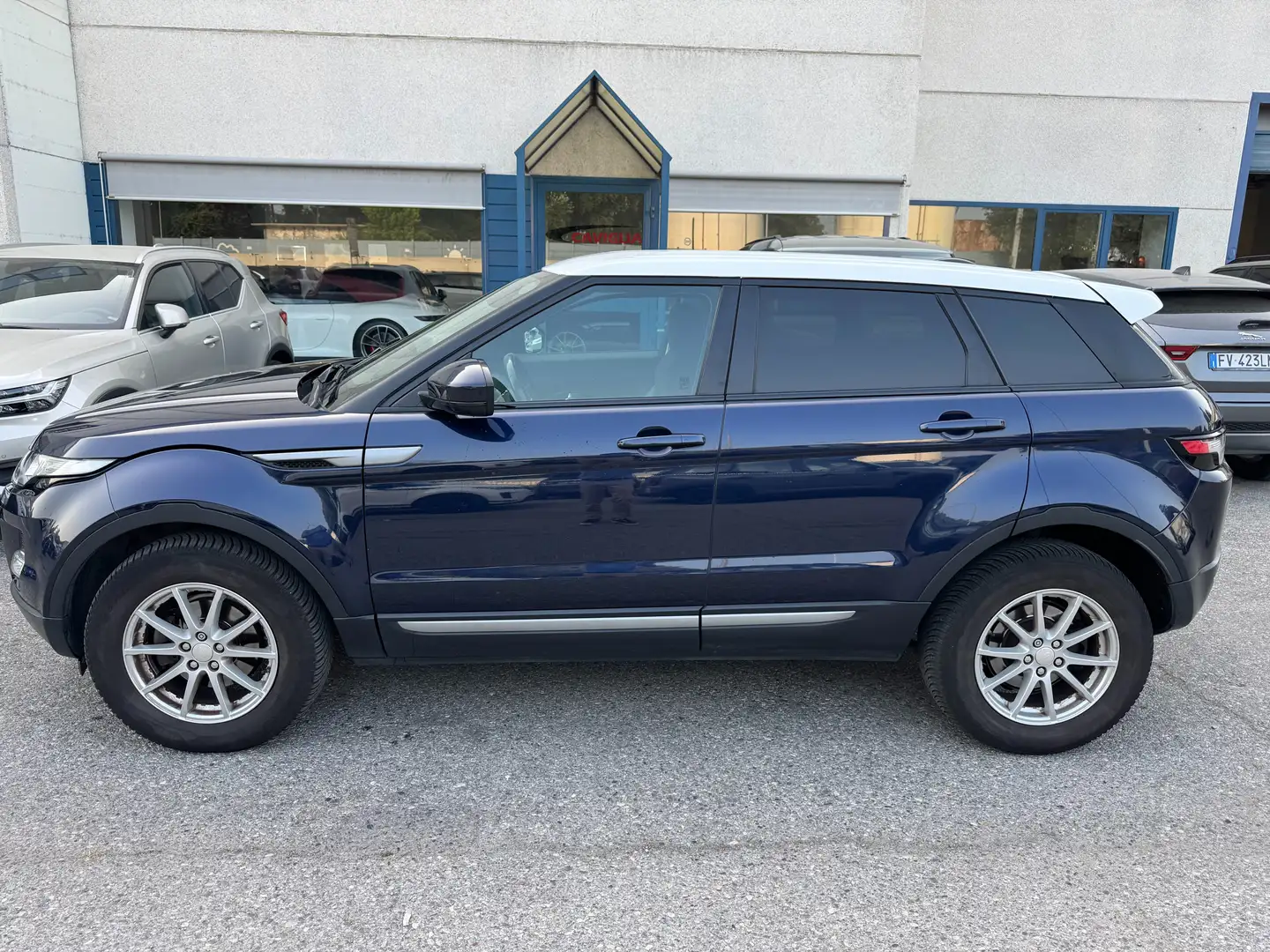 Land Rover Range Rover Evoque 5p 2.2 td4 Pure 150cv LOIRE BLUE plava - 2