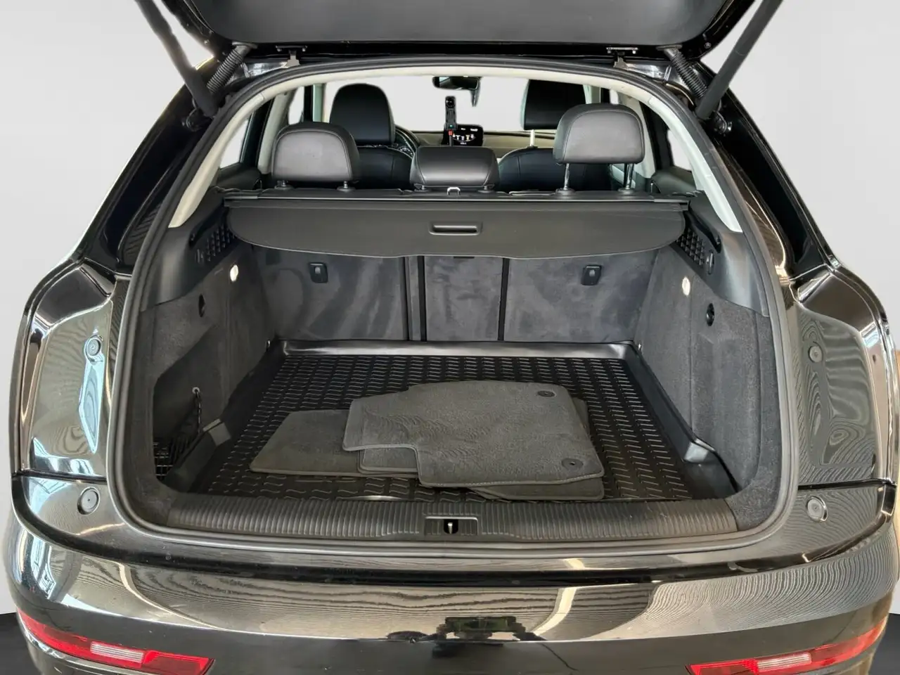Audi Q3 снимка Audi Q3
