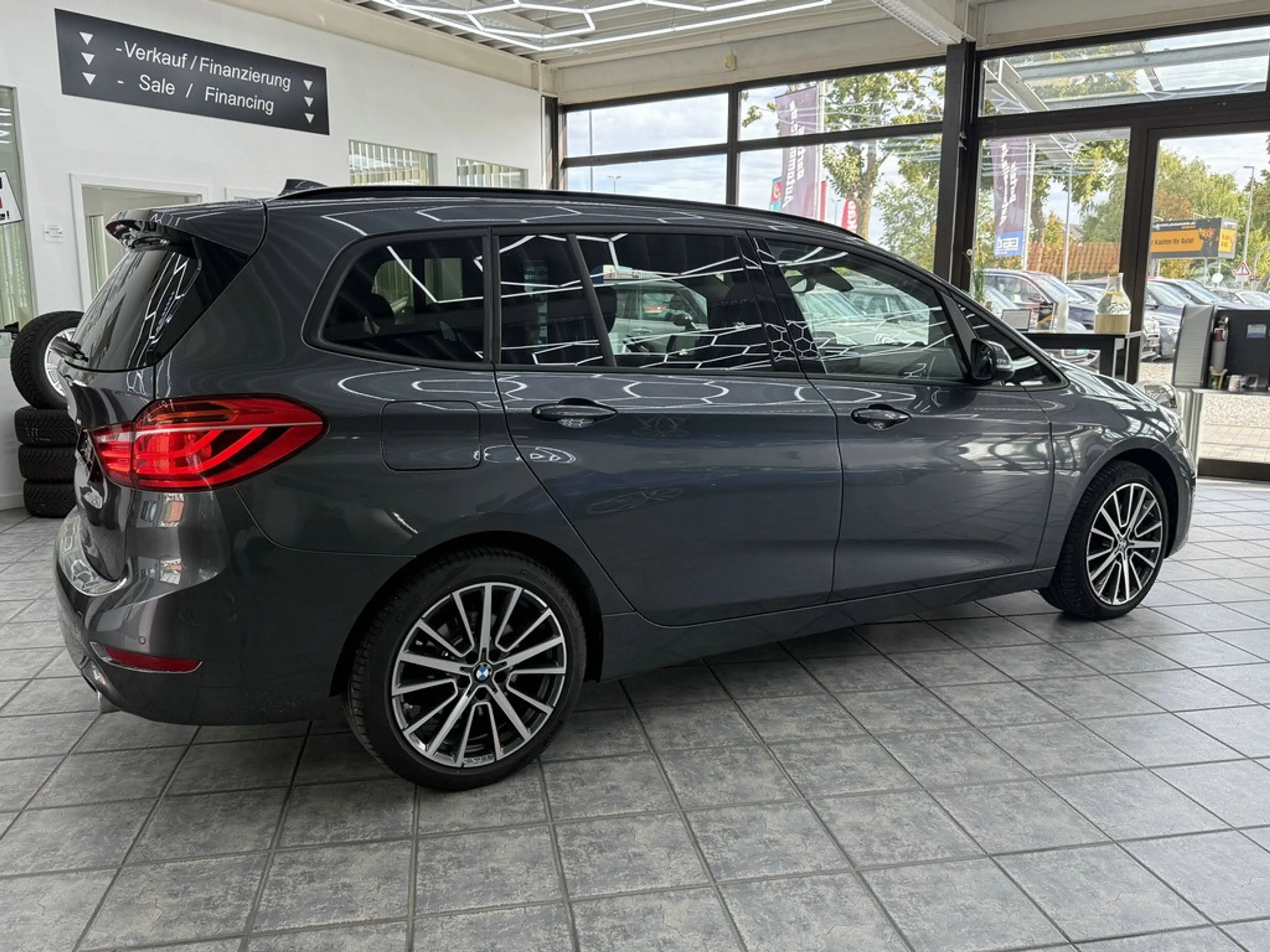 BMW 220 dA xDrive Advantage, 7-Sitzer — photo 10