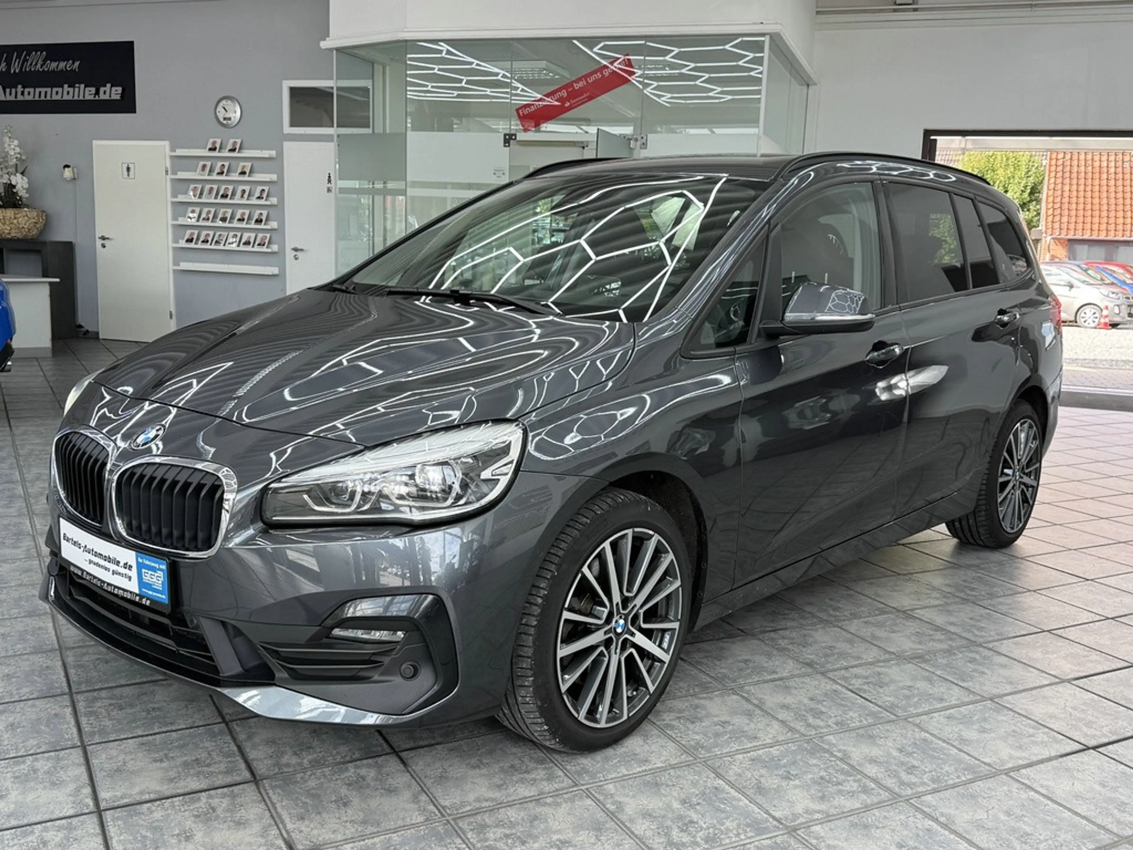 BMW 220 dA xDrive Advantage, 7-Sitzer — photo 4