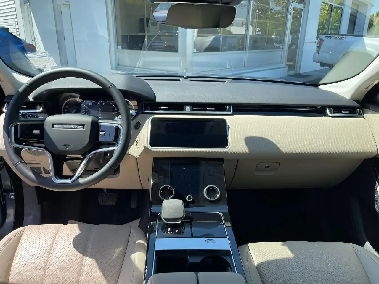 Land Rover Range Rover Velar снимка Land Rover Range Rover Velar