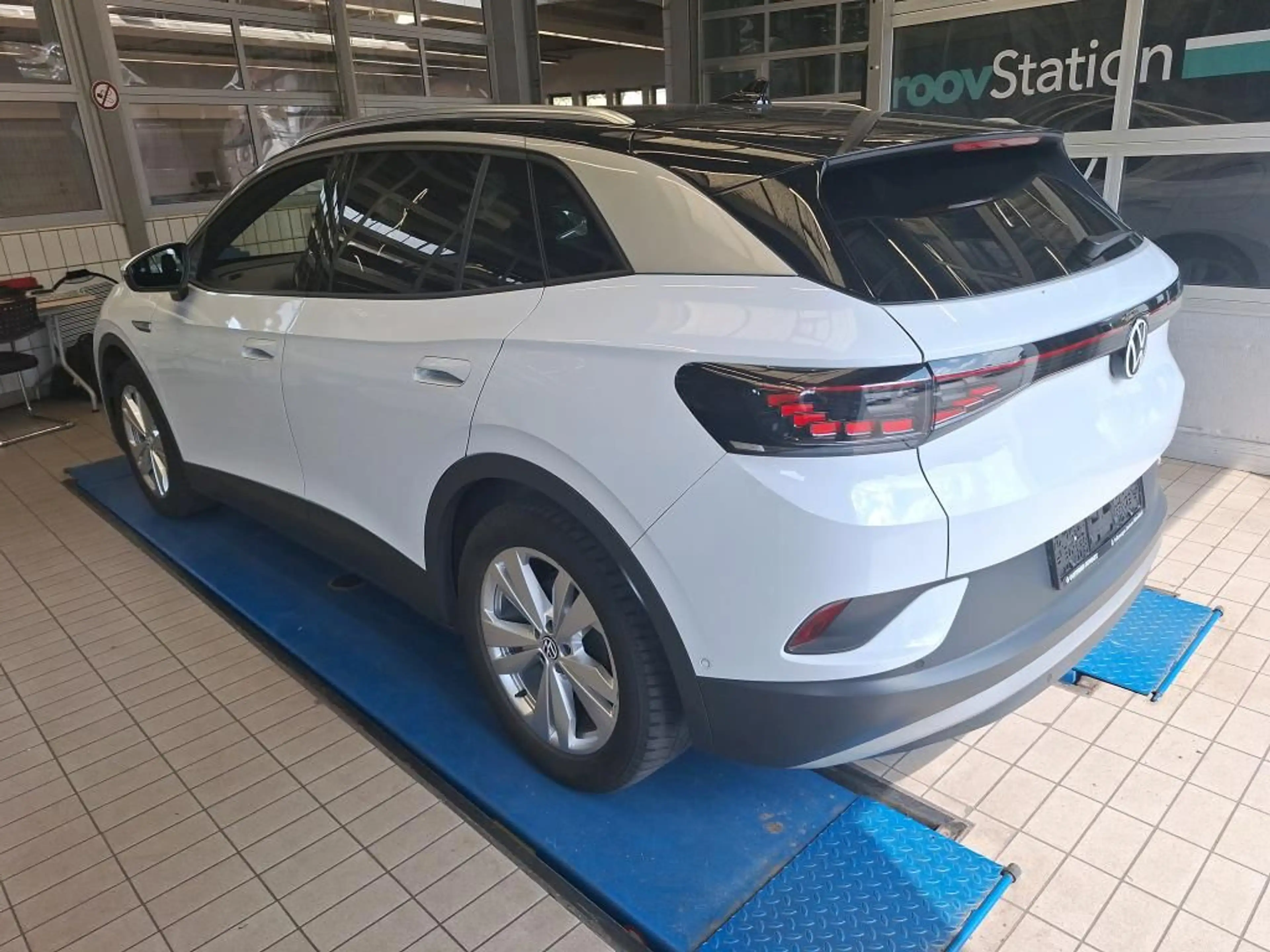 Volkswagen ID.4 Pro 4MOTION | NAVI | LED | AHK | SITZH. | — photo 3