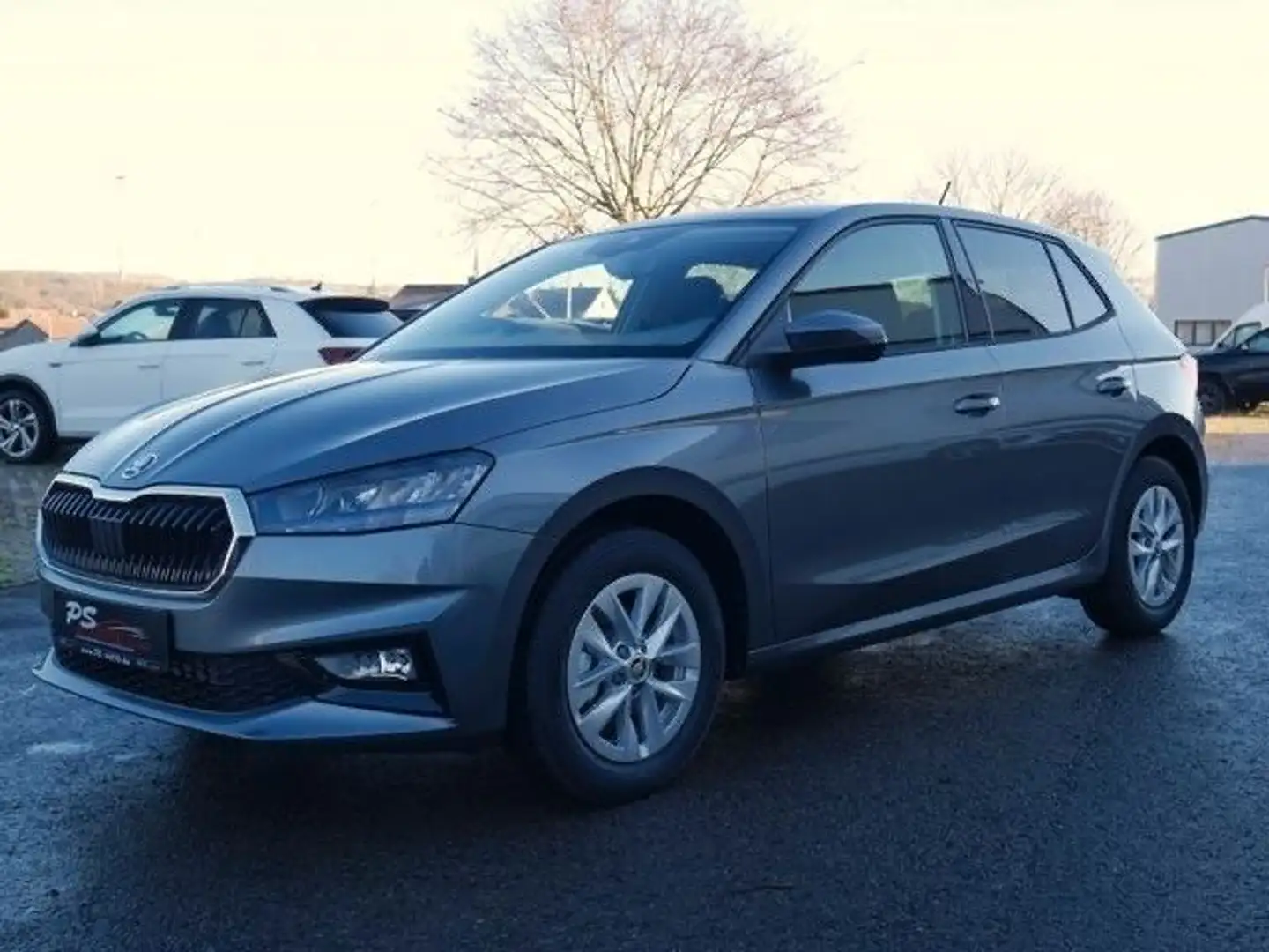 Skoda Fabia 1.0l TSI"Drive Plus"5JahreGarantie+LED+App Grijs - 1