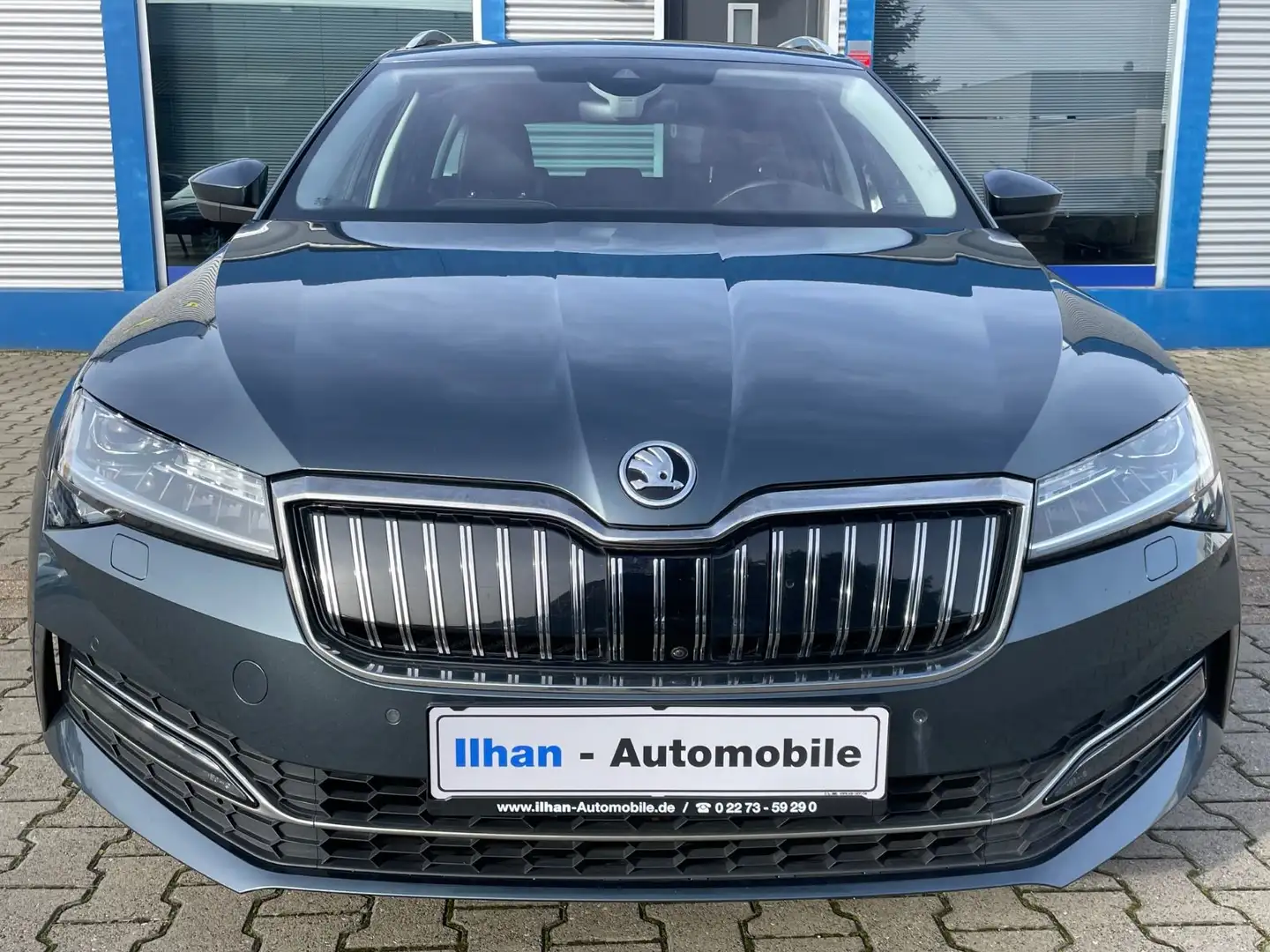 Skoda Superb Combi L&K iV*LED*LEDER*360CAM*PDC*KEY*ACC Grau - 2