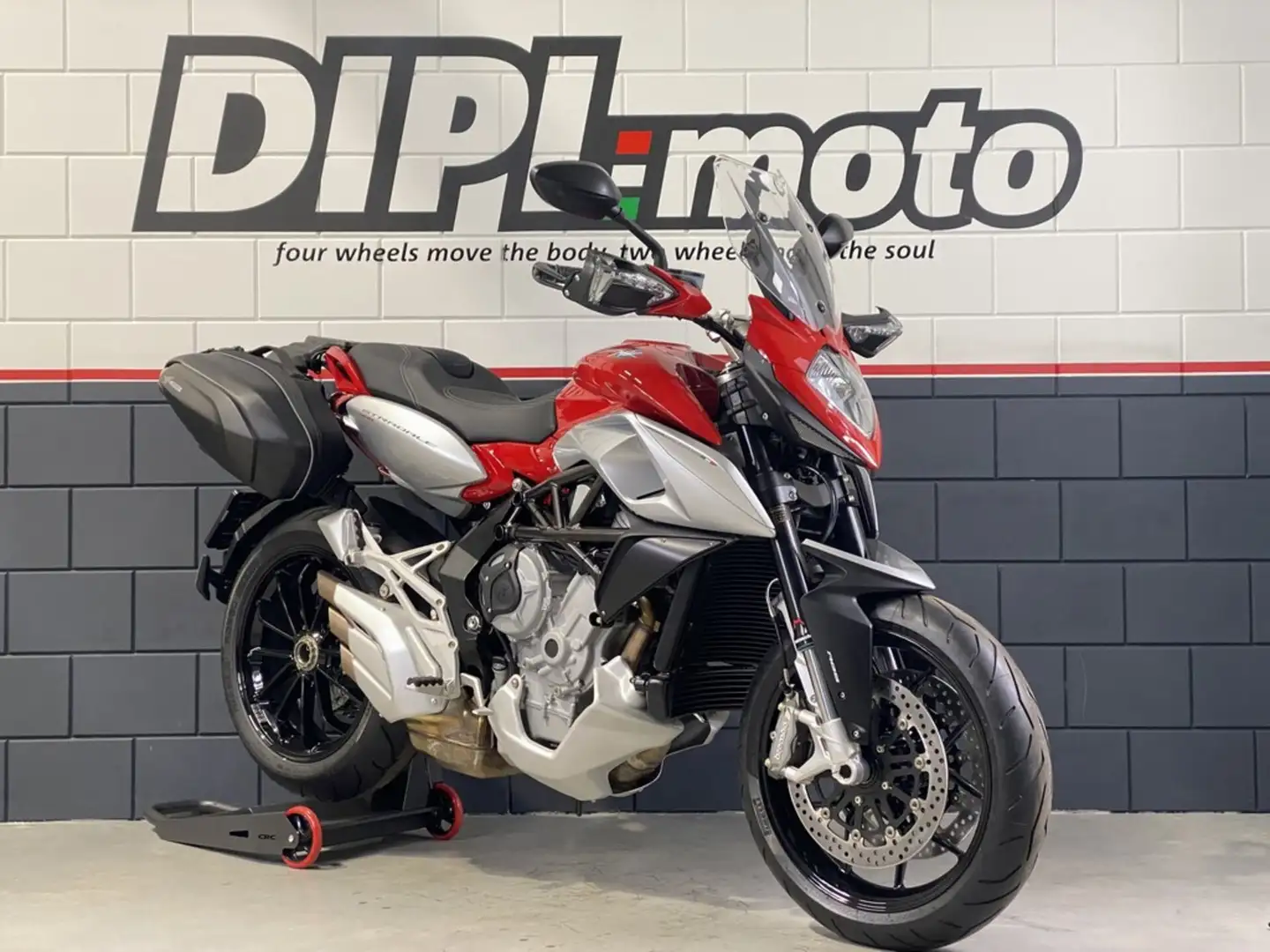 MV Agusta Stradale 800 EAS ABS Roşu - 1