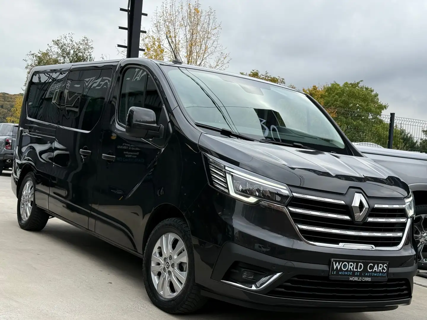 Renault Trafic 2.0 DCI 150CV LONG CHASSIS / 8 PLACES / BOITE AUTO Schwarz - 2