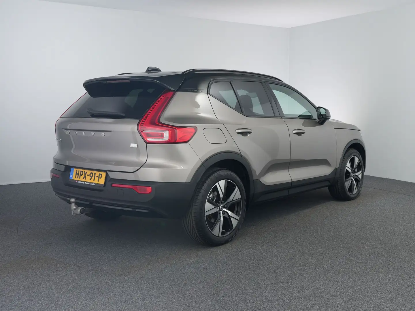 Volvo XC40 1.5 T5 Plug-in hybrid | R-Design | Core Bright | C Bruin - 2