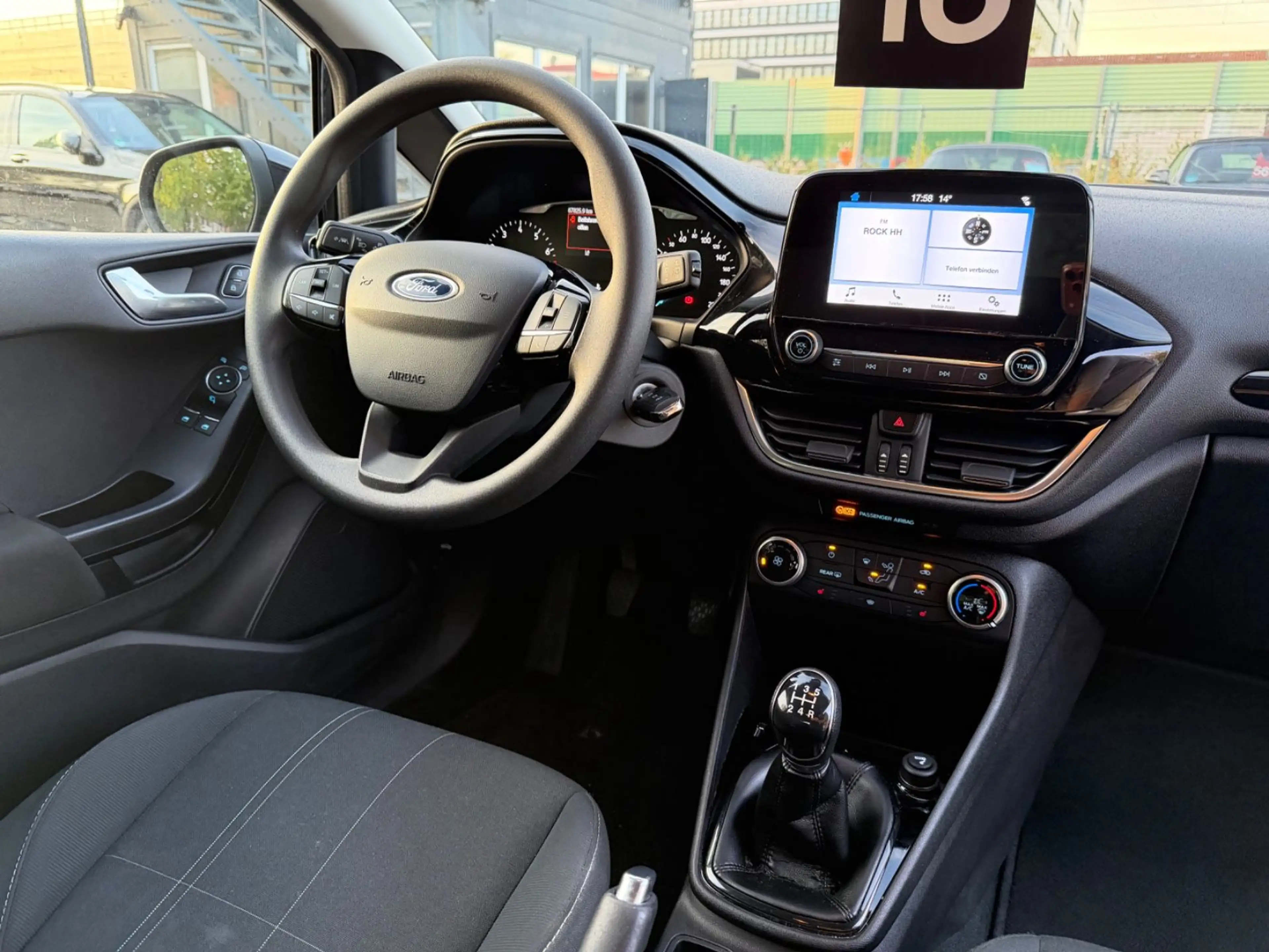 Ford Fiesta Cool & Connect*KLIMA*AHK*KEYLESS*BT*PDC* — photo 15