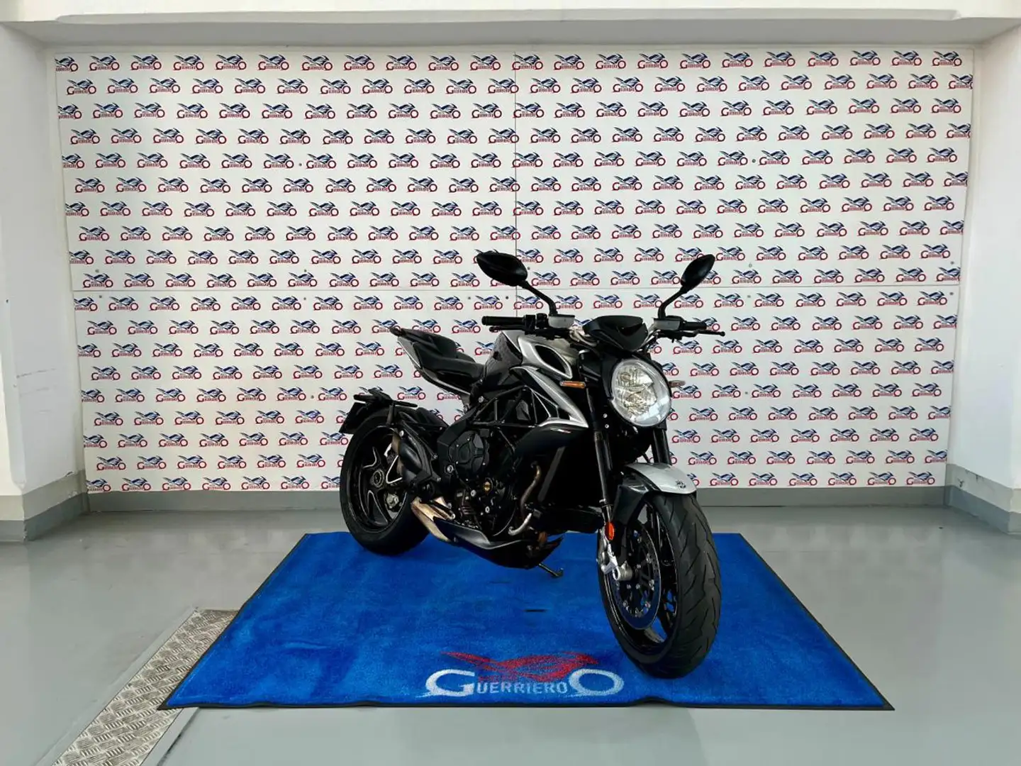 MV Agusta Brutale 800 Garantita e Finanziabile Grigio - 2