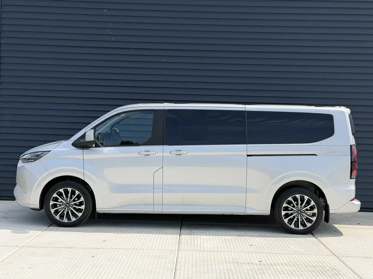 Ford Transit Custom 2026 — фото 10