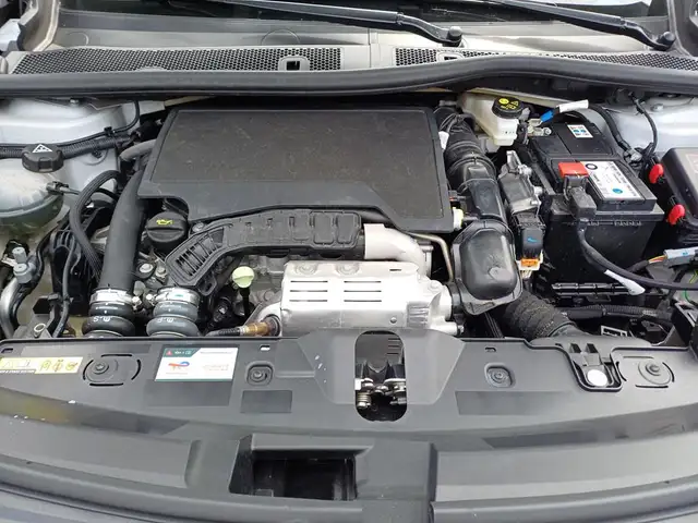 Peugeot 2008 view 5
