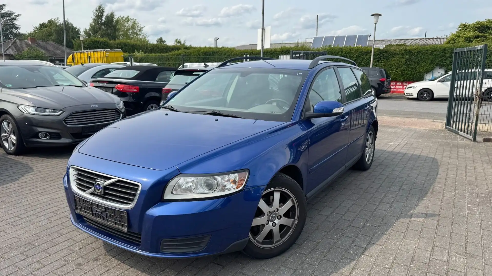 Volvo V50 Kombi 1.8 Kinetic  TÜV/AU | KLIMA | 5-TÜRER Azul - 2