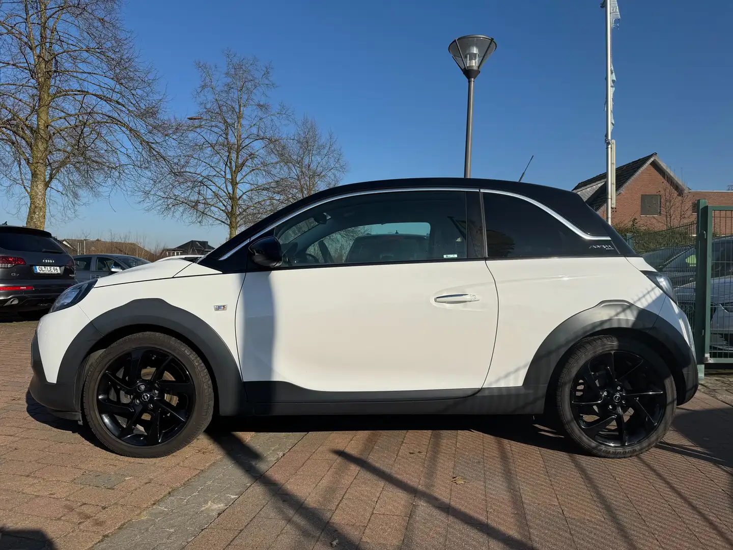 Opel Adam Rocks-Klima-Shzg-Tempomat-PDC Weiß - 2