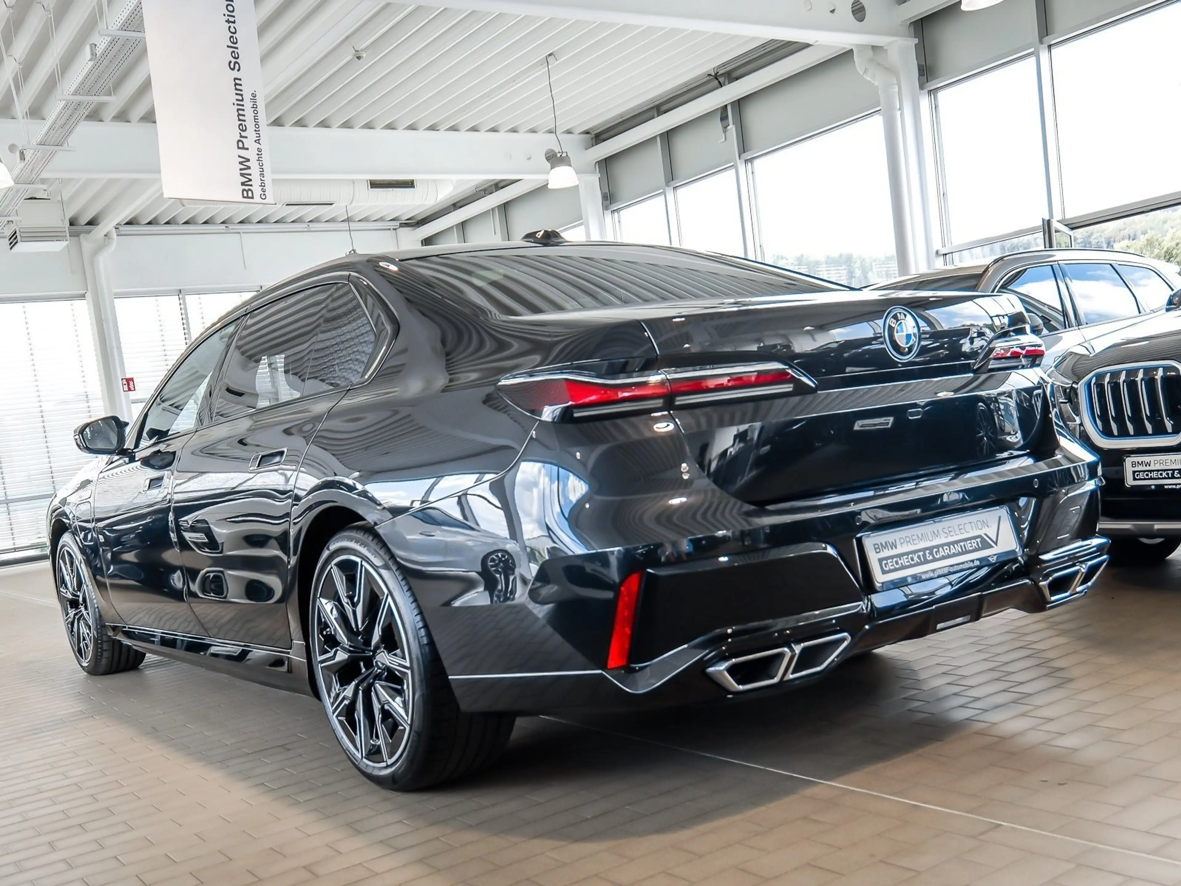 BMW 760 M760e xDrive Executive DAProf PAProf Massage — photo 7