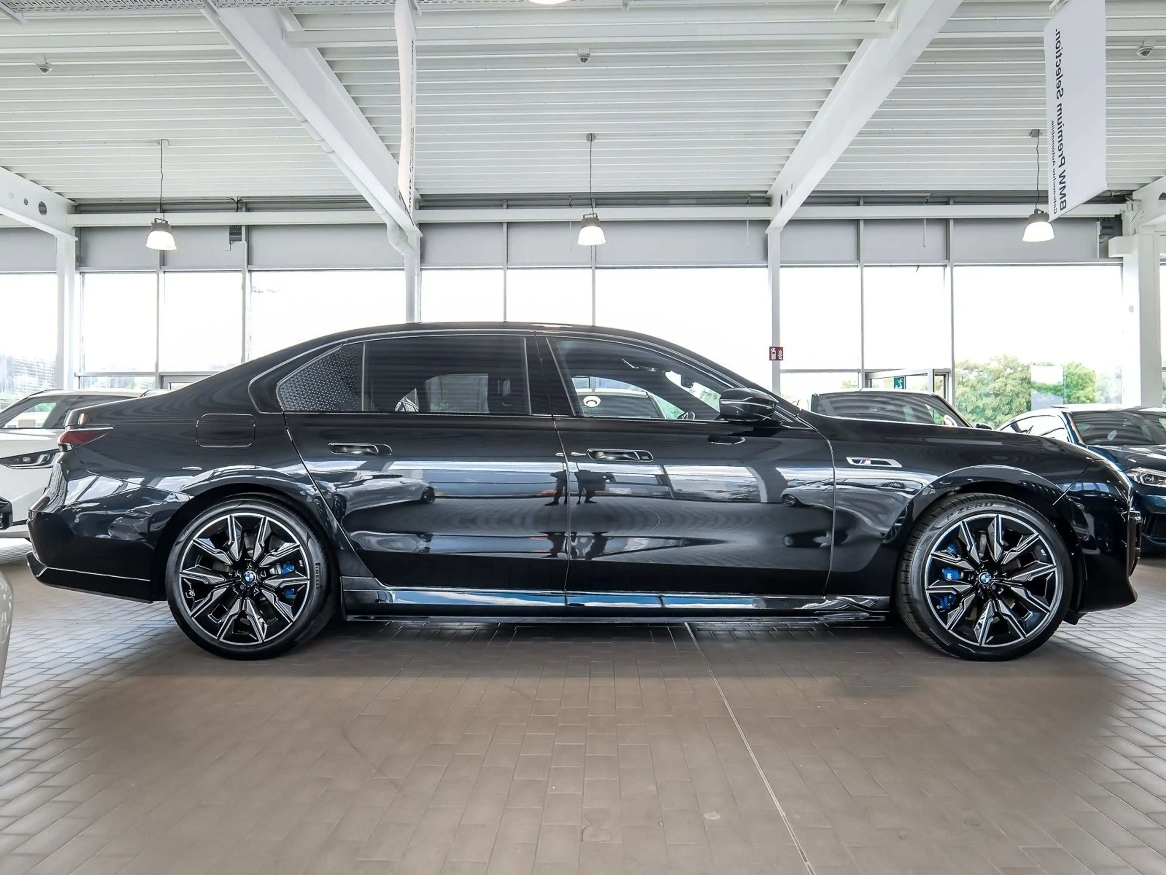 BMW 760 M760e xDrive Executive DAProf PAProf Massage — photo 11