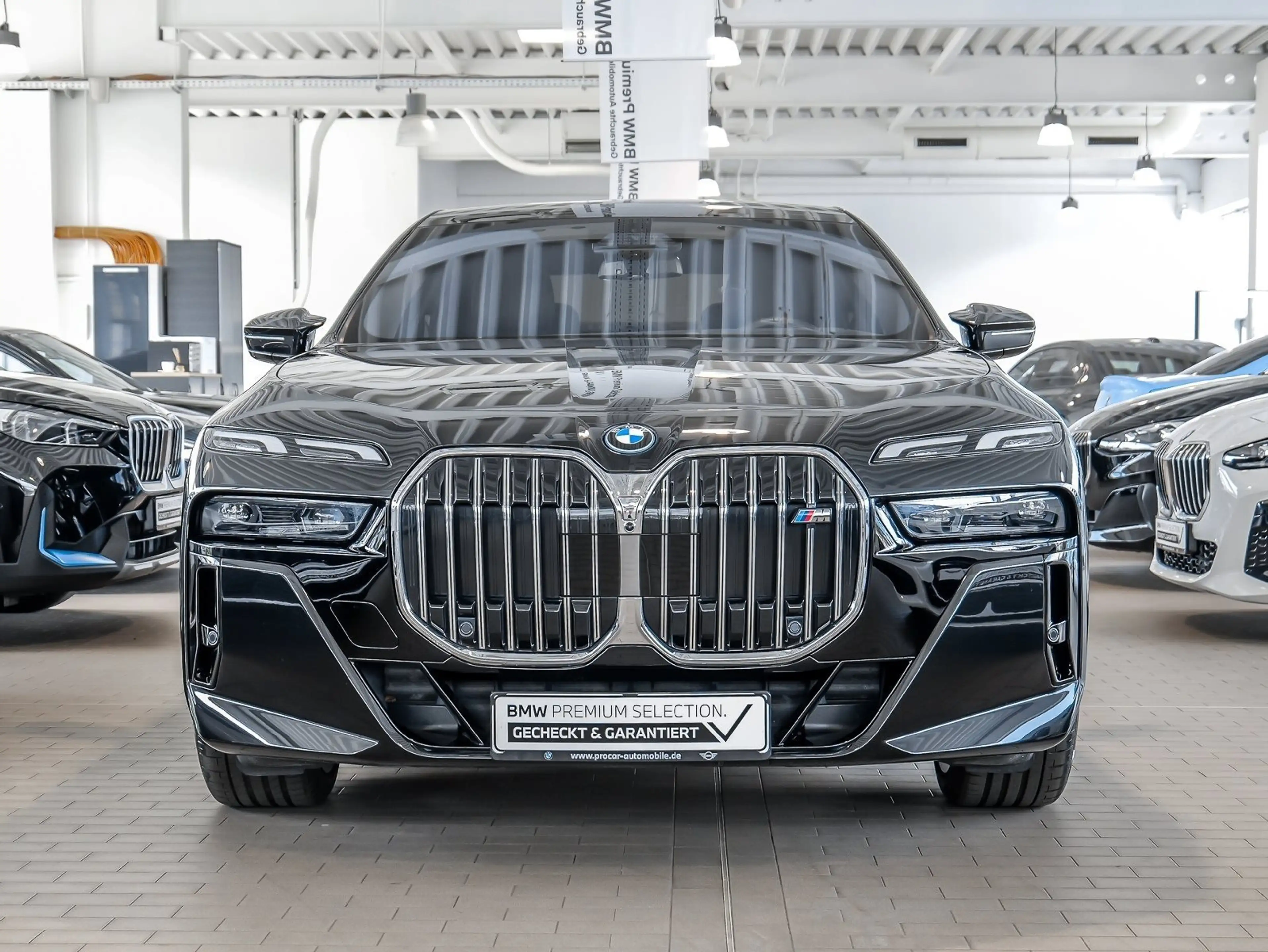 BMW 760 M760e xDrive Executive DAProf PAProf Massage — photo 9