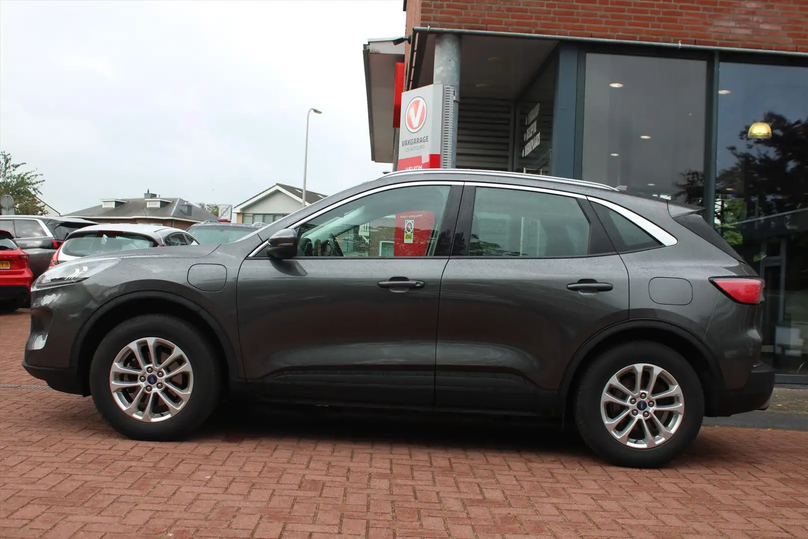 Ford Kuga 2.5 PHEV *Titanium* | Trekhaak | Carplay | Camera Grijs - 2