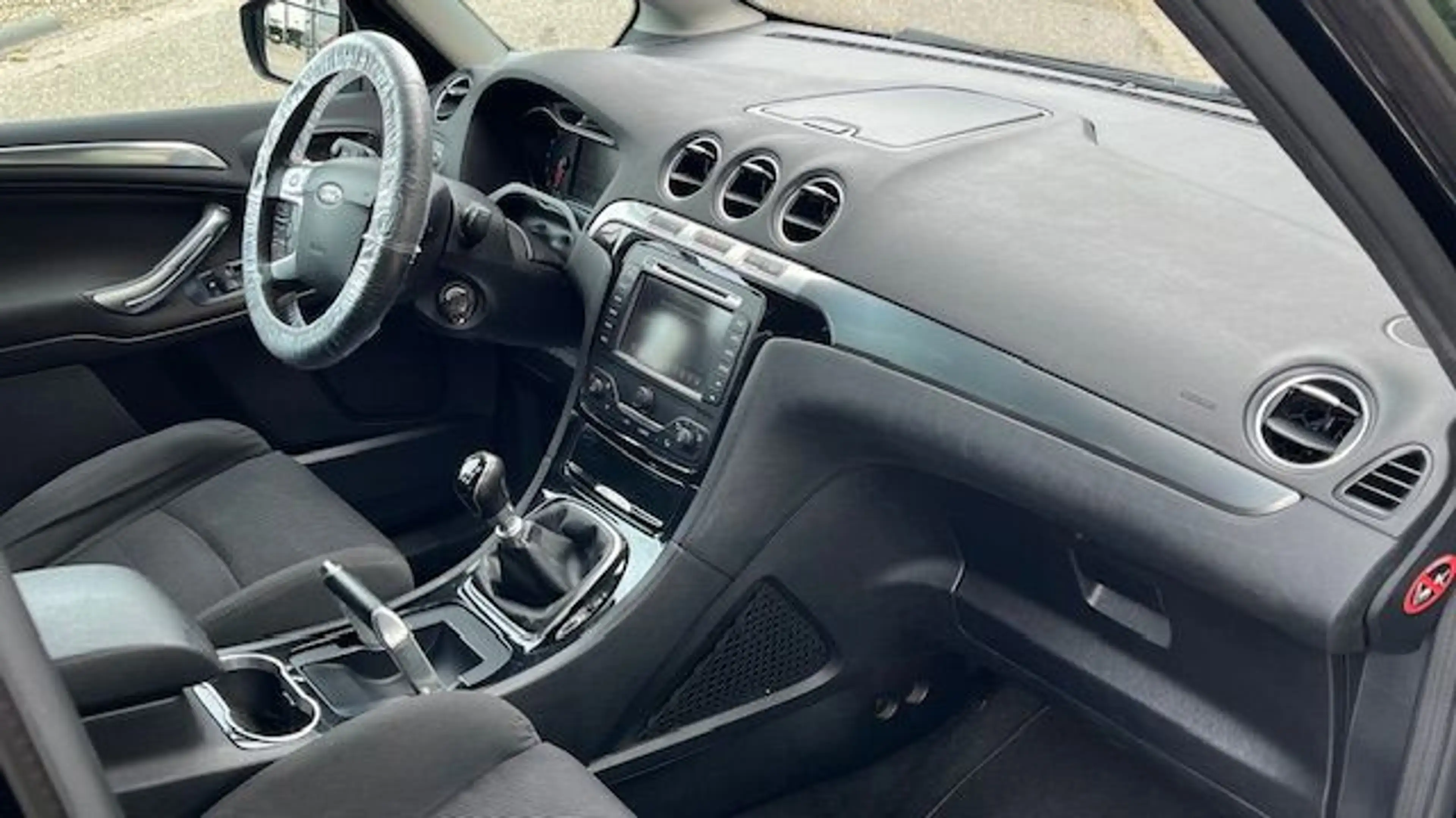 Ford Galaxy 1.6 SCTi Titanium l 7-Persoons — photo 12