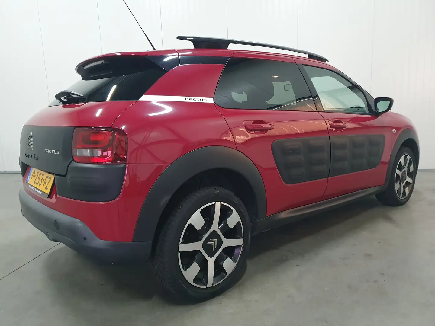 Citroen C4 Cactus 1.2 PureTech W AIRCO/PDC/CRUISE/LMV Rood - 2