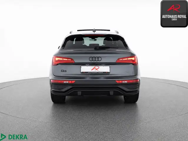 Audi Q5 view 4