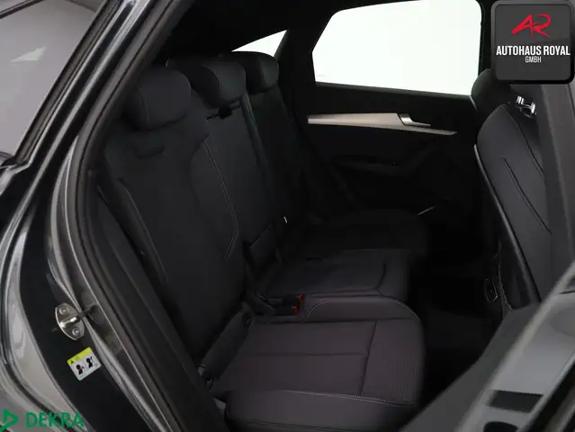 Audi Q5 view 12
