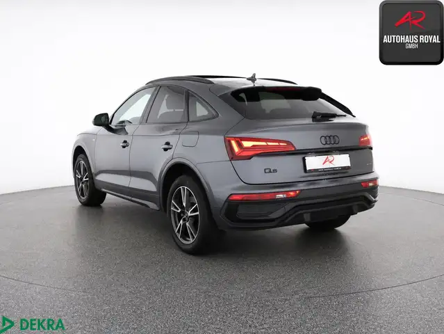 Audi Q5 view 3