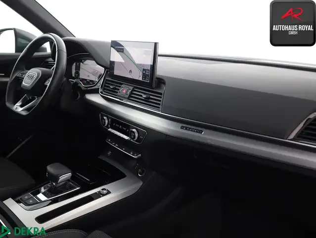 Audi Q5 view 10