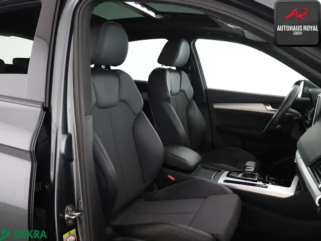 Audi Q5 view 11